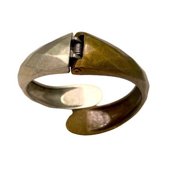 Nwt premier Designs Cali collection 2 tone spring hinge bracelet antique finish - Picture 5 of 6